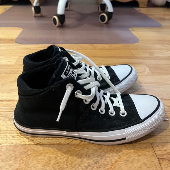 Black mid rise converse, size 7.5 - Picture 2 of 6